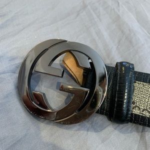 Men’s Gucci belt
